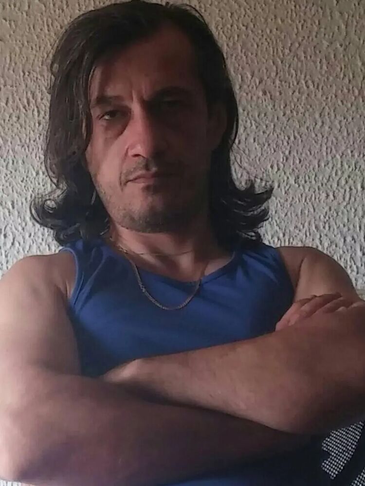  48327979  Irakli, 51 ,    