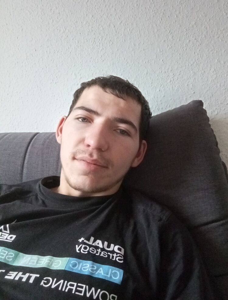  50113239  Tudor, 21 ,    Troisdorf