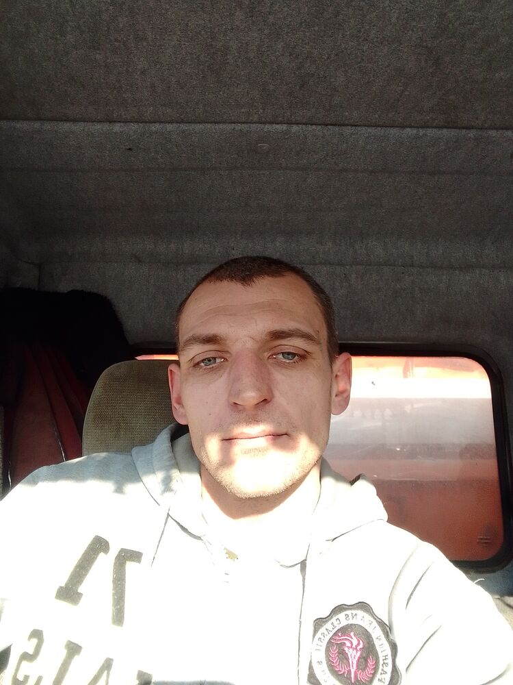  32295049  , 37 ,    