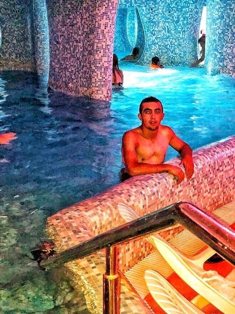  28187279  Karen, 28 ,    