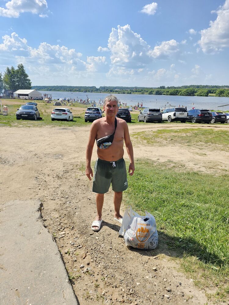  46718619  , 52 ,    