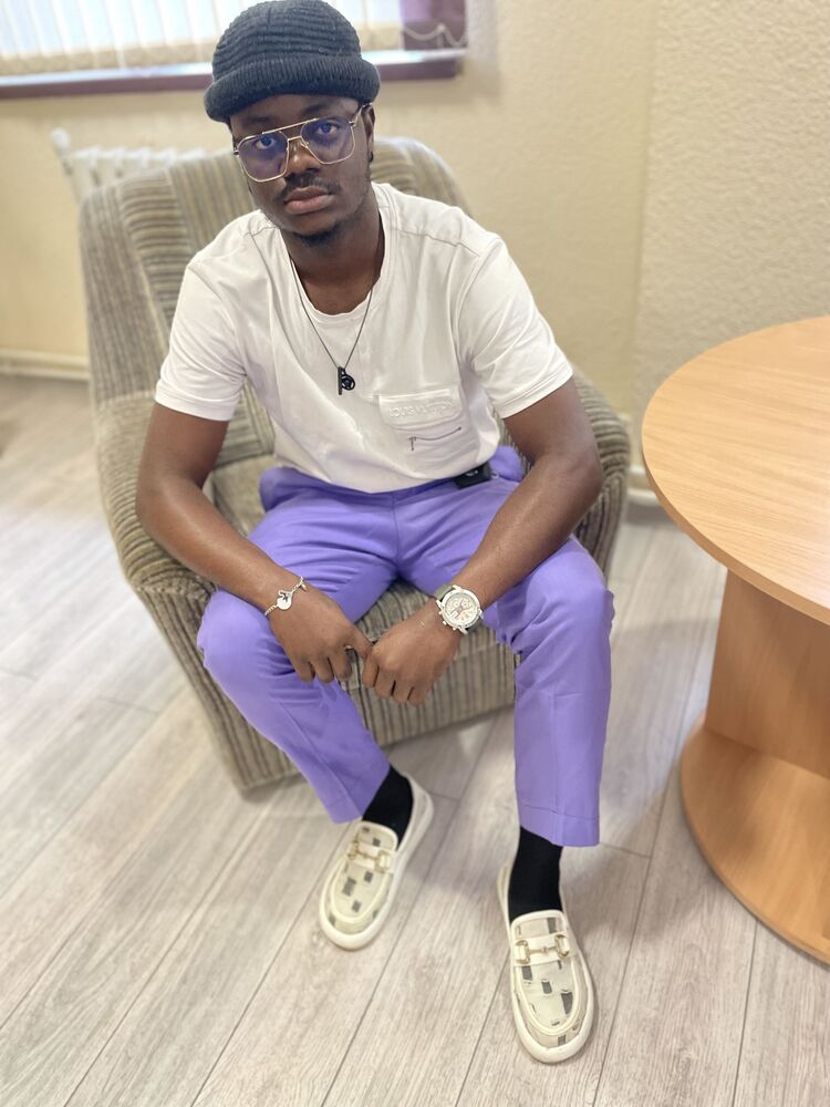  54530539  Chris, 27 ,    