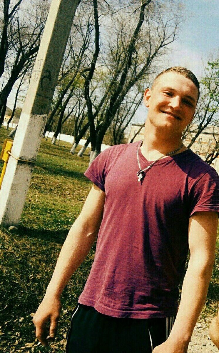  12519389  Ivan, 28 ,    