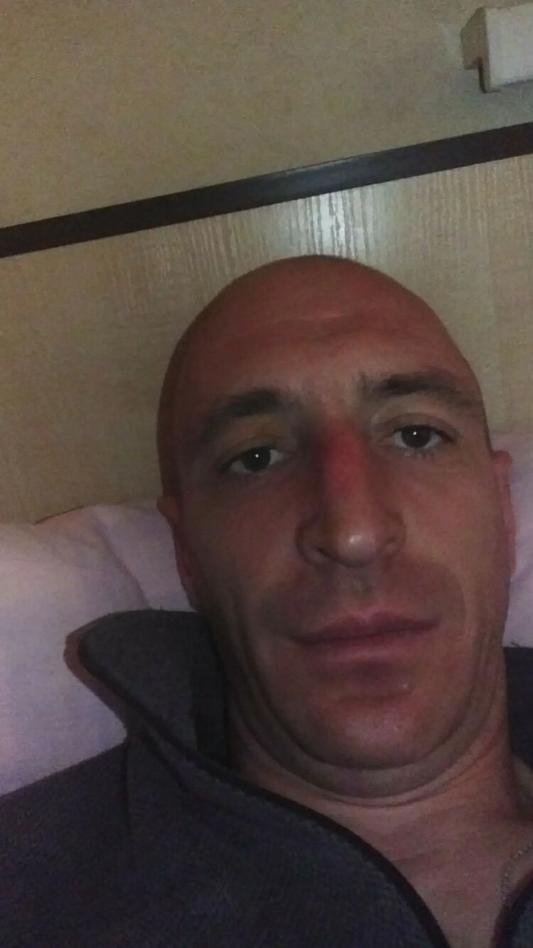  31349559  Stanislav, 42 ,    