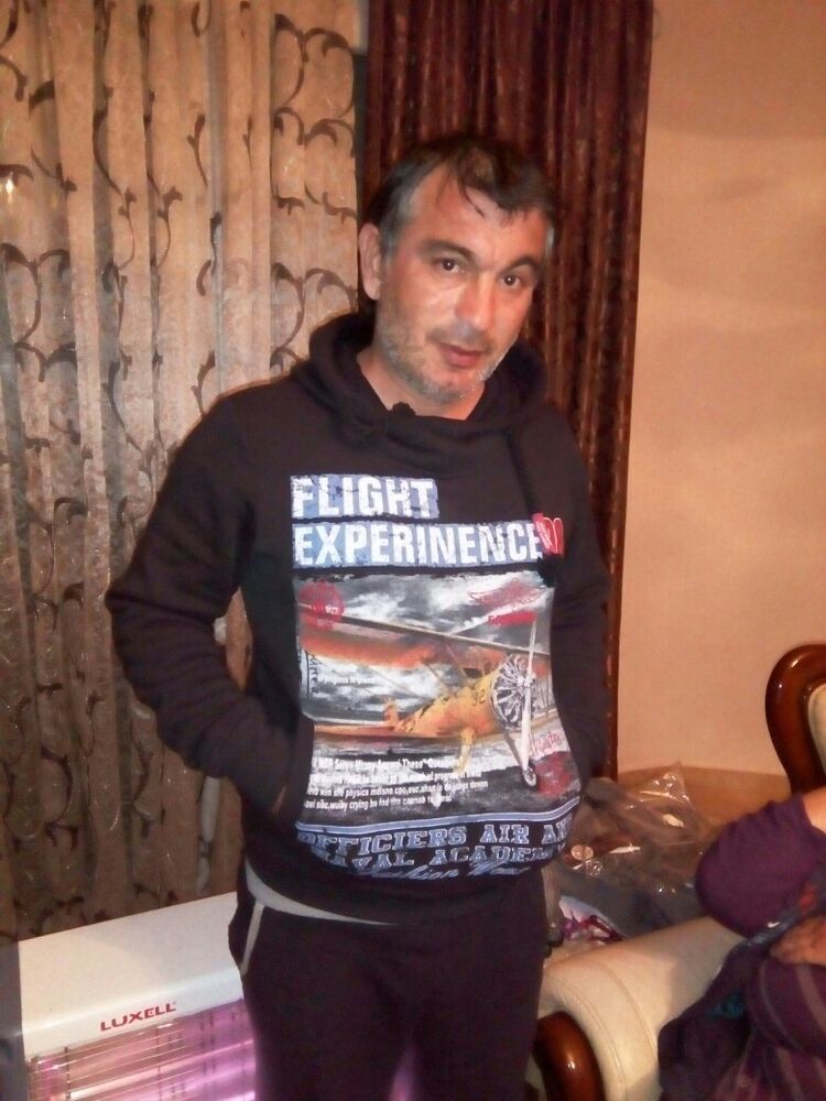  10786889  Mixail, 54 ,    Thessaloniki