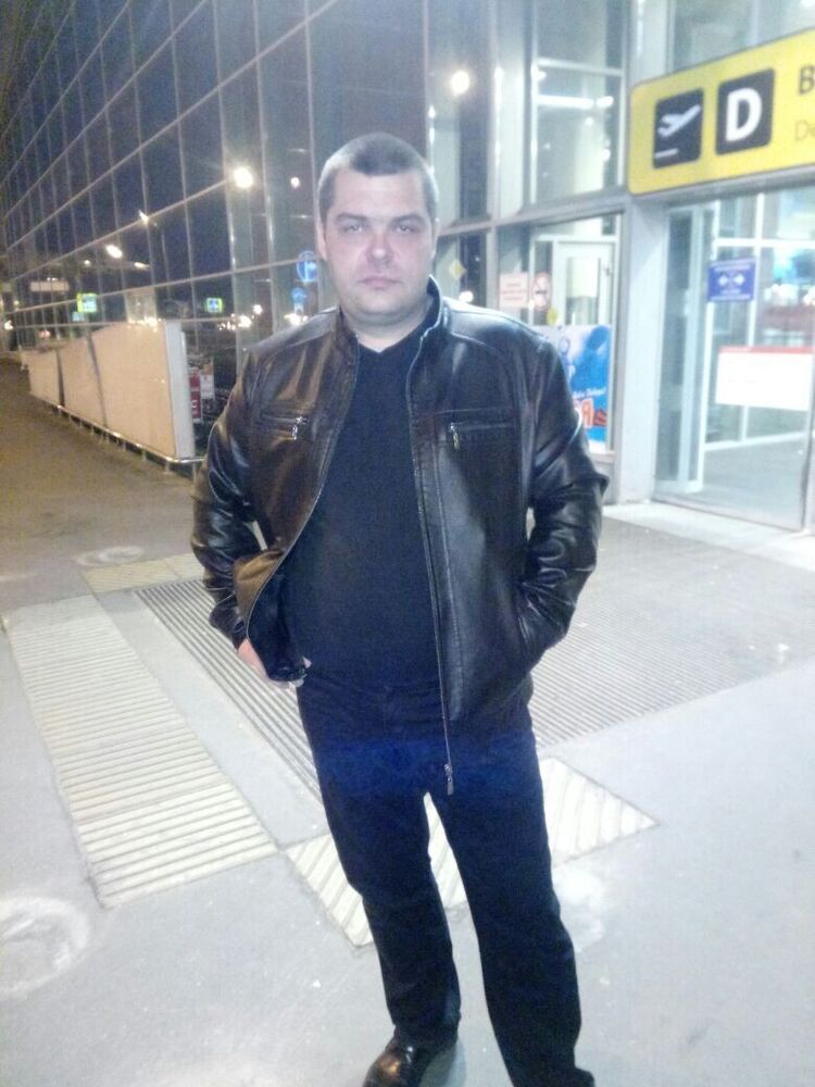  ,   Nik, 43 ,  