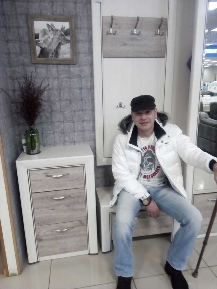  18054659  Alex, 53 ,    