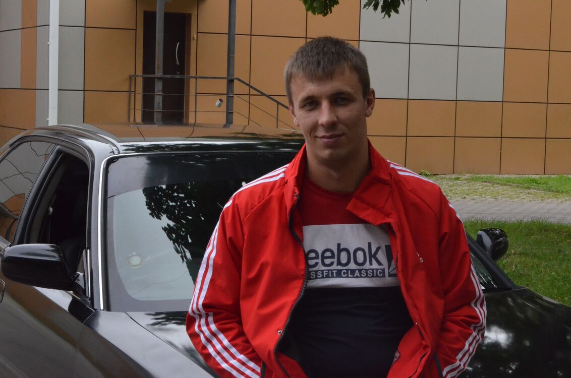  40537319  Vadim, 27 ,    