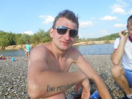  18903859  Andriy, 34 ,    