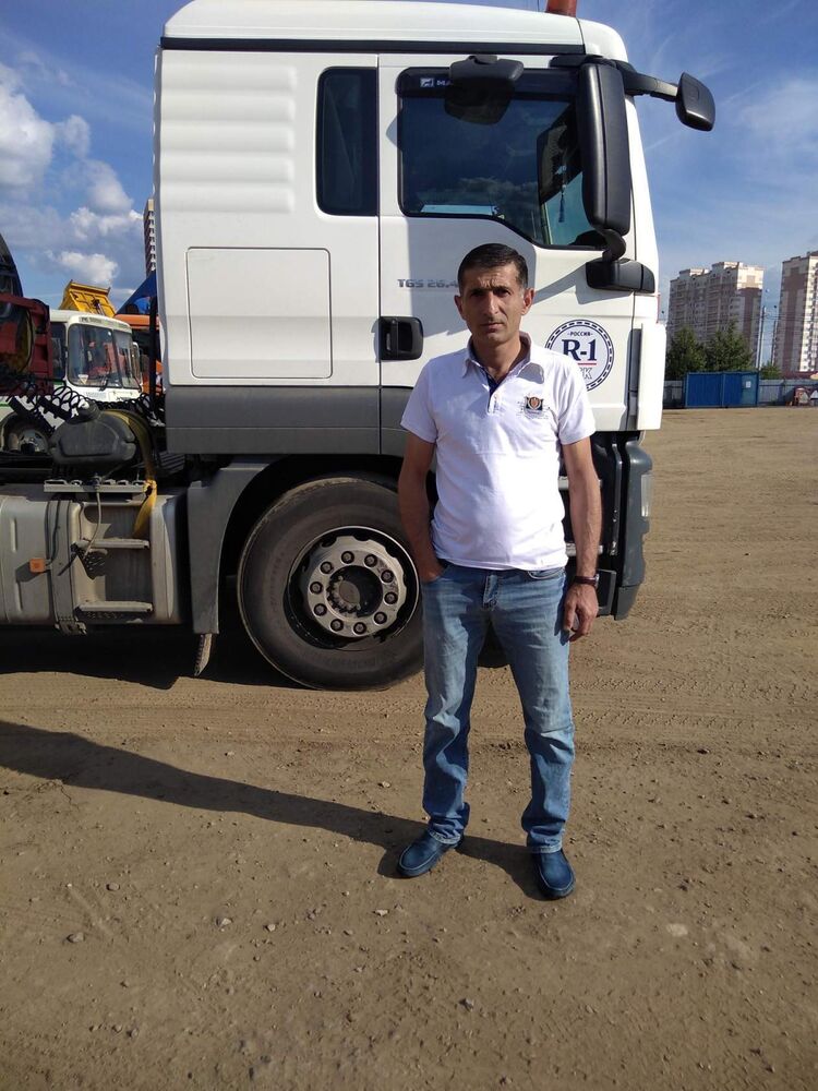  ,   Armen, 46 ,   ,   