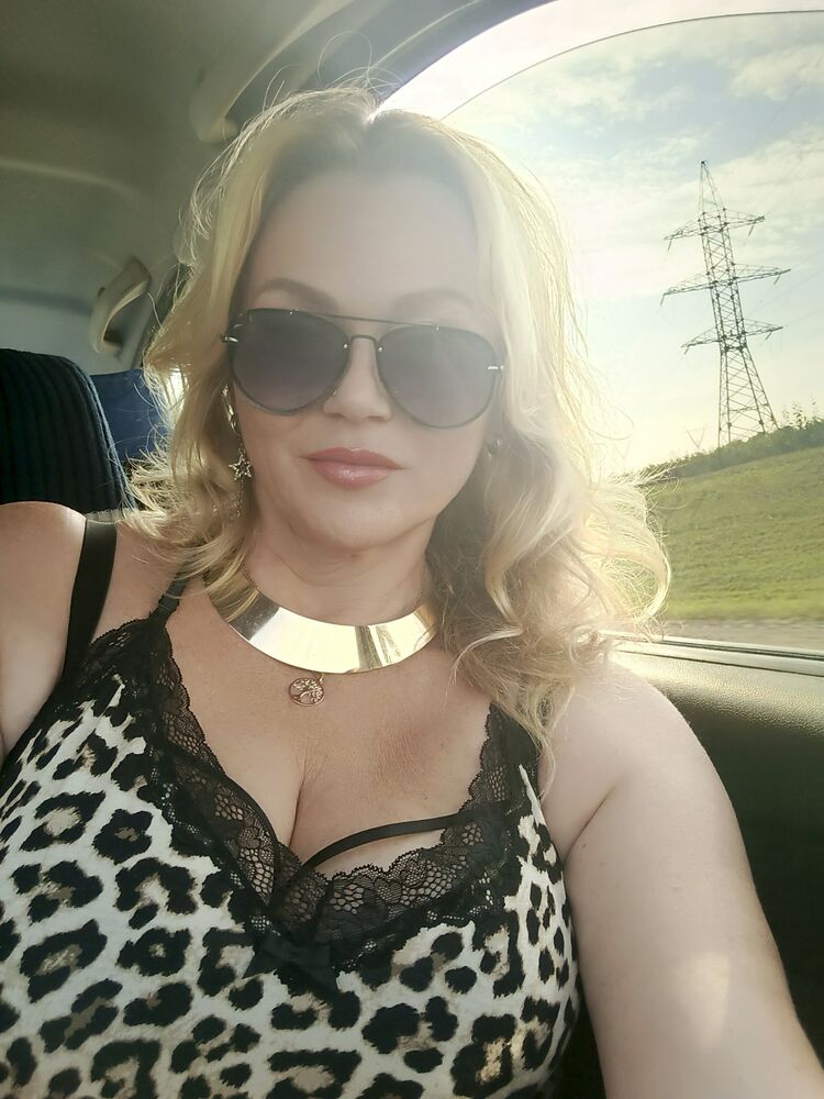  46567309  Anna, 46 ,    