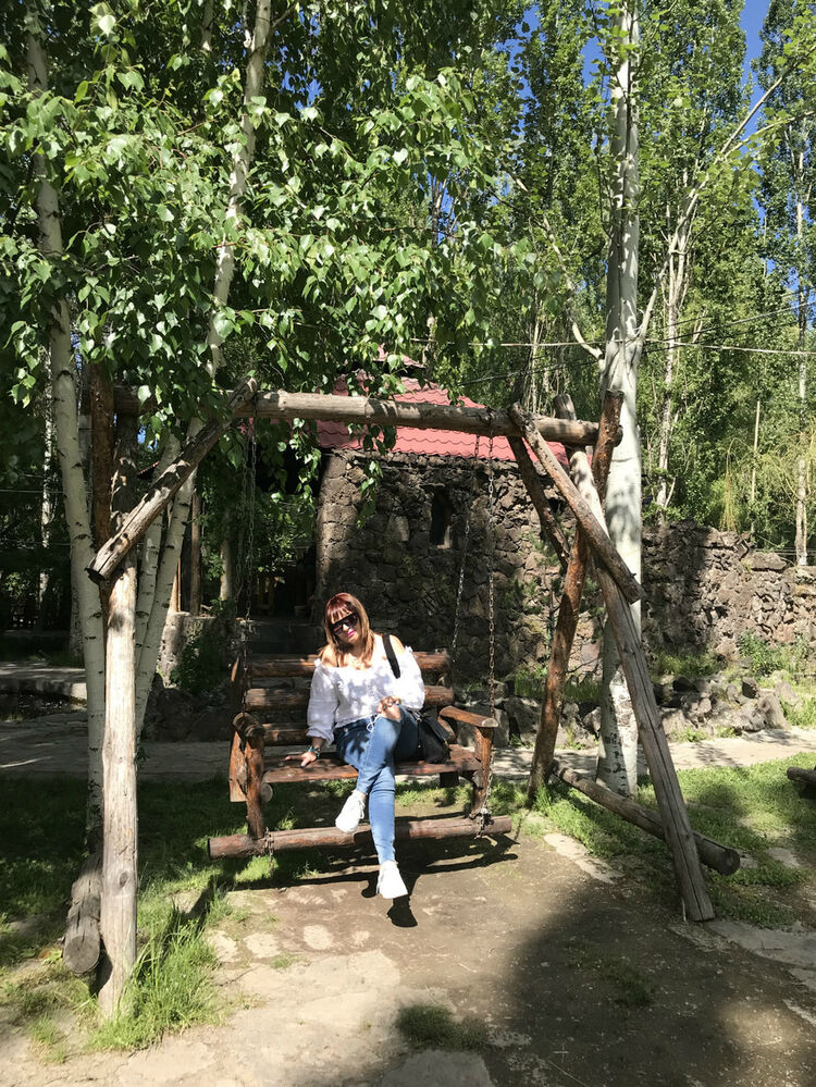  ,   Karolina, 51 ,   ,   , c 