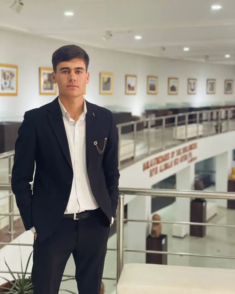  50590669  Nodir, 25 ,    