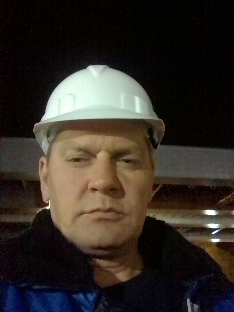  29945359  Alexander, 48 ,    