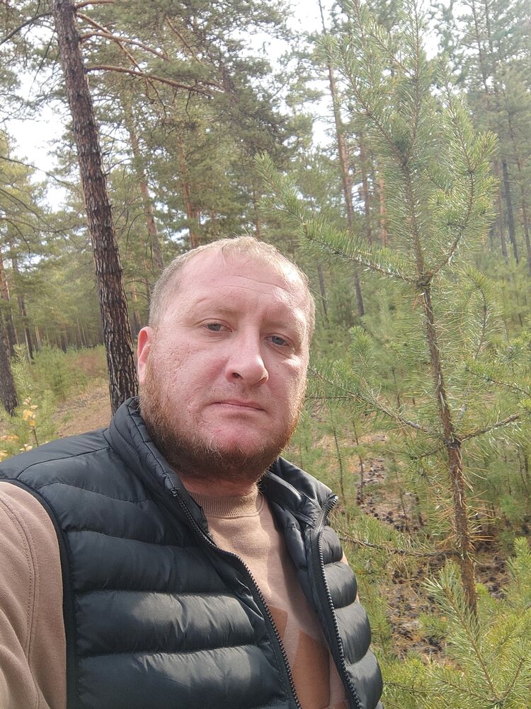  47235409  Artem, 37 ,    