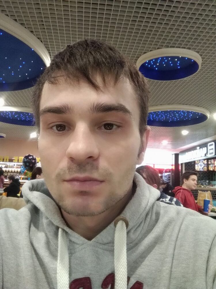  19081259  Igor, 40 ,    