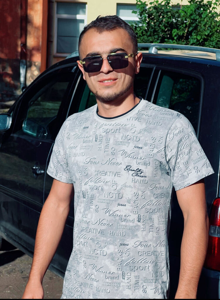  ,   Ruslan, 30 ,   ,   , c , 