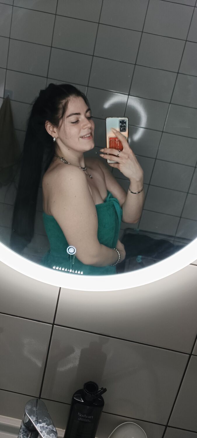  52876329  , 23 ,    