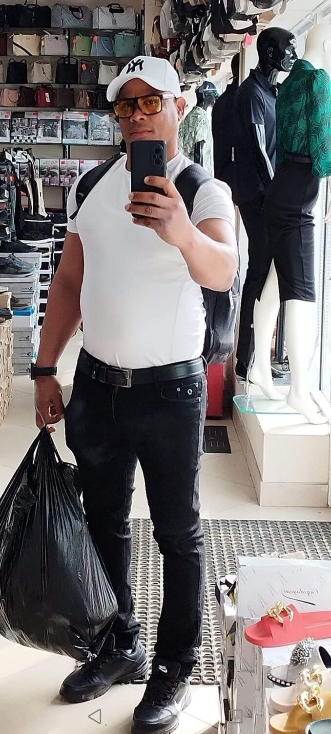  36613969  Reinier, 41 ,    