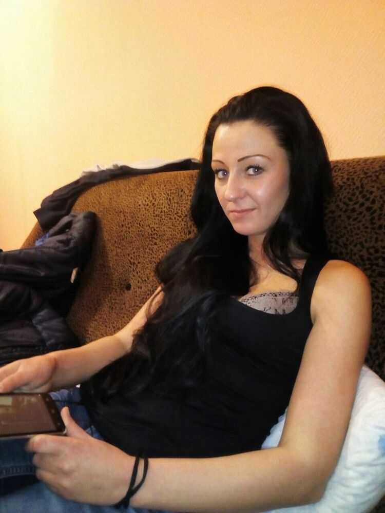  ,   Millana, 32 ,   