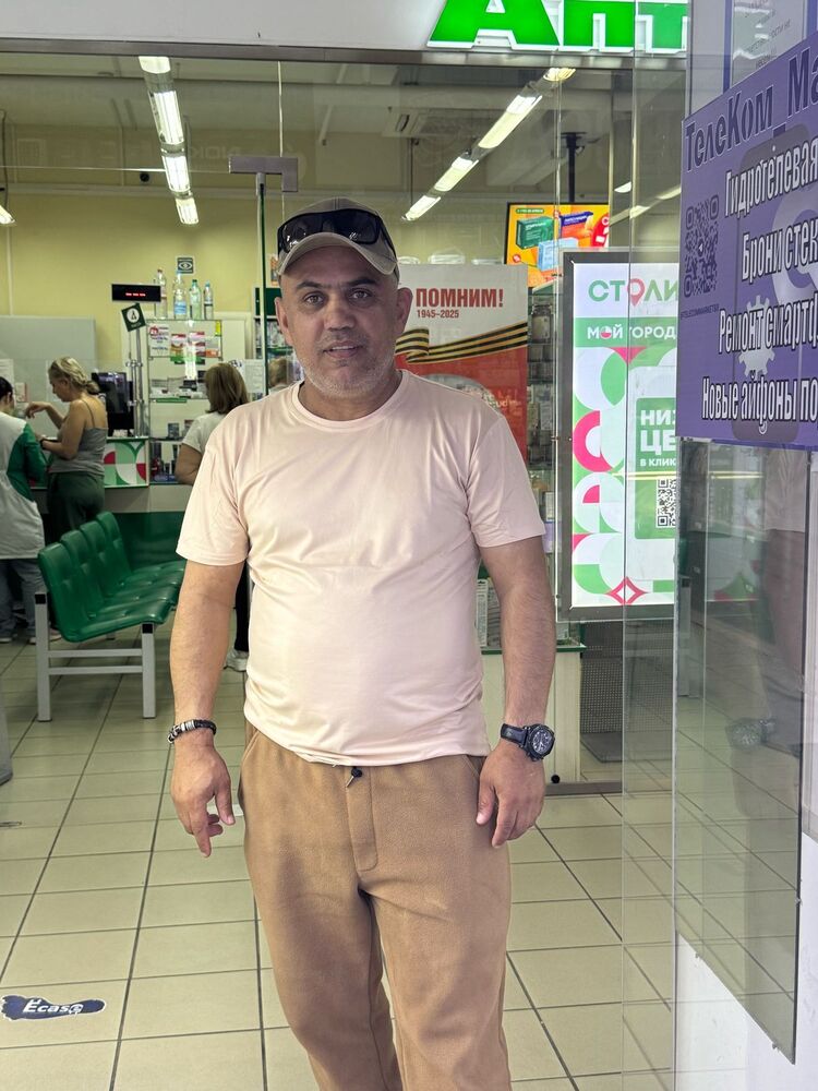  52971209  Vartan, 48 ,    