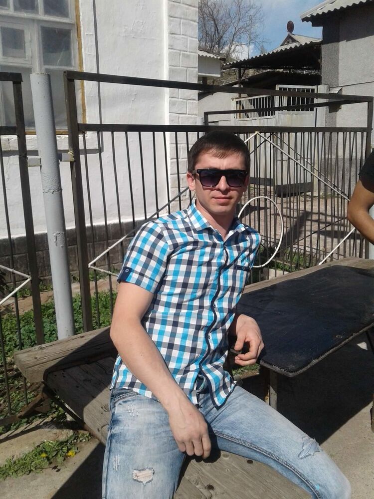  39387689  Davron, 36 ,    