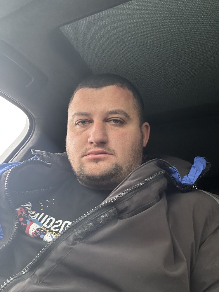  41471989  Mihai, 32 ,    