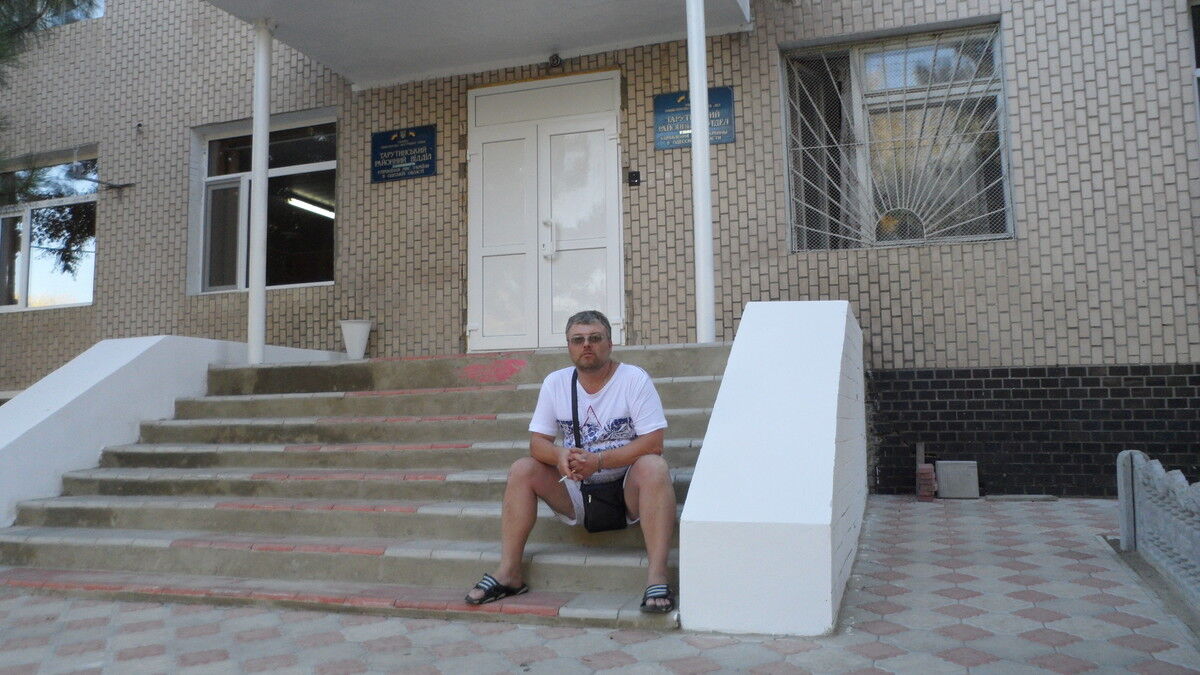  ,   Oleg, 60 ,   