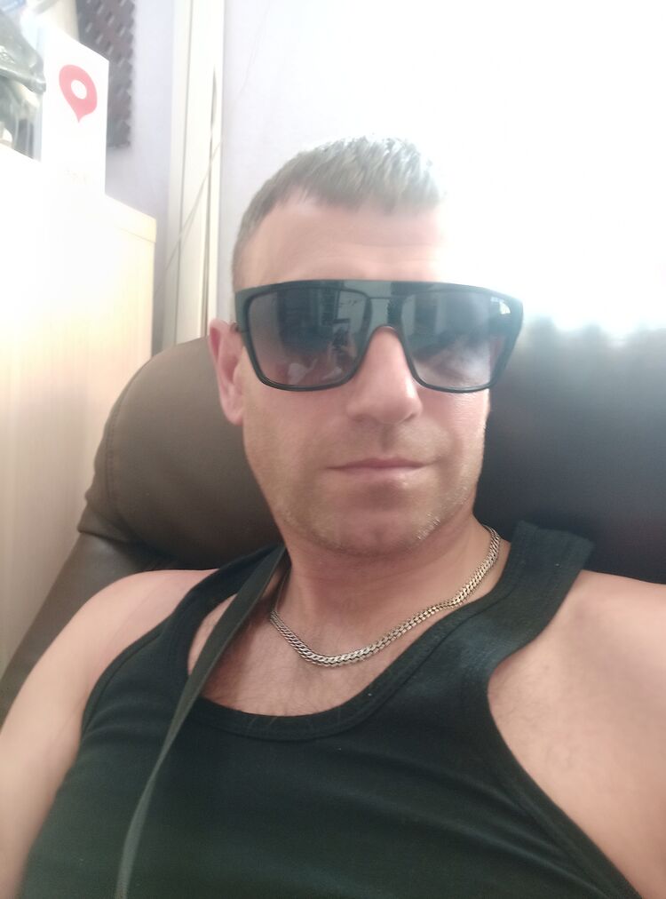  52523499  , 33 ,    