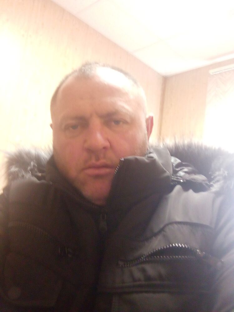  39532109  Zoran, 31 ,    