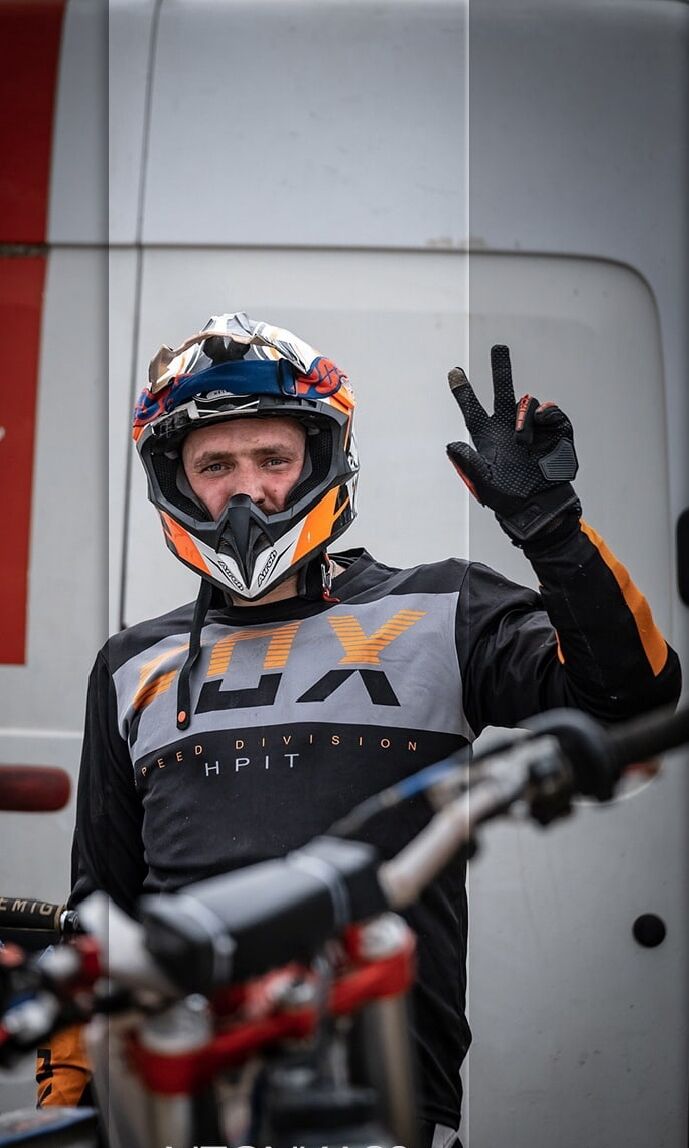  54044949  , 38 ,    -