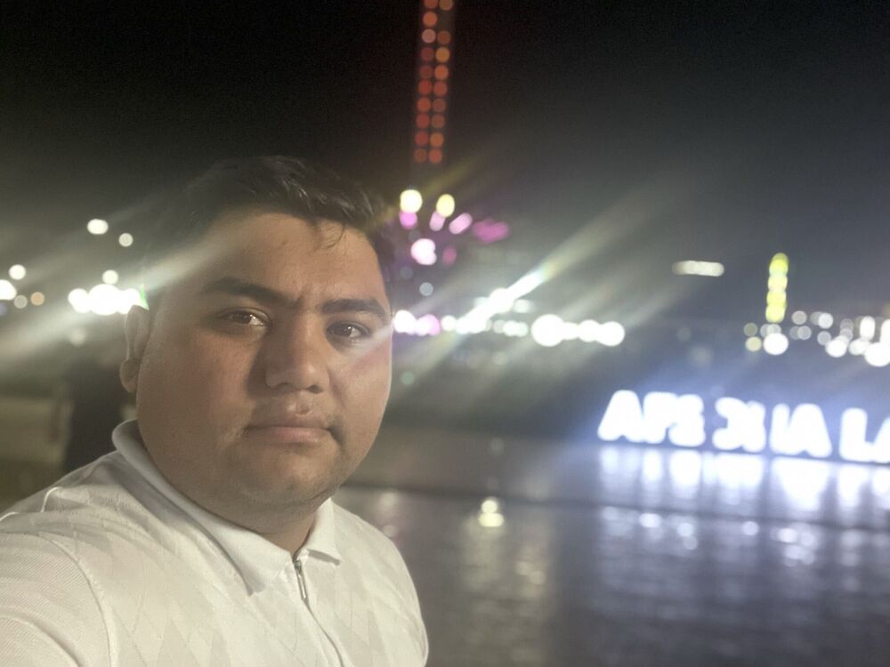 24299929  Jasurbek, 32 ,    