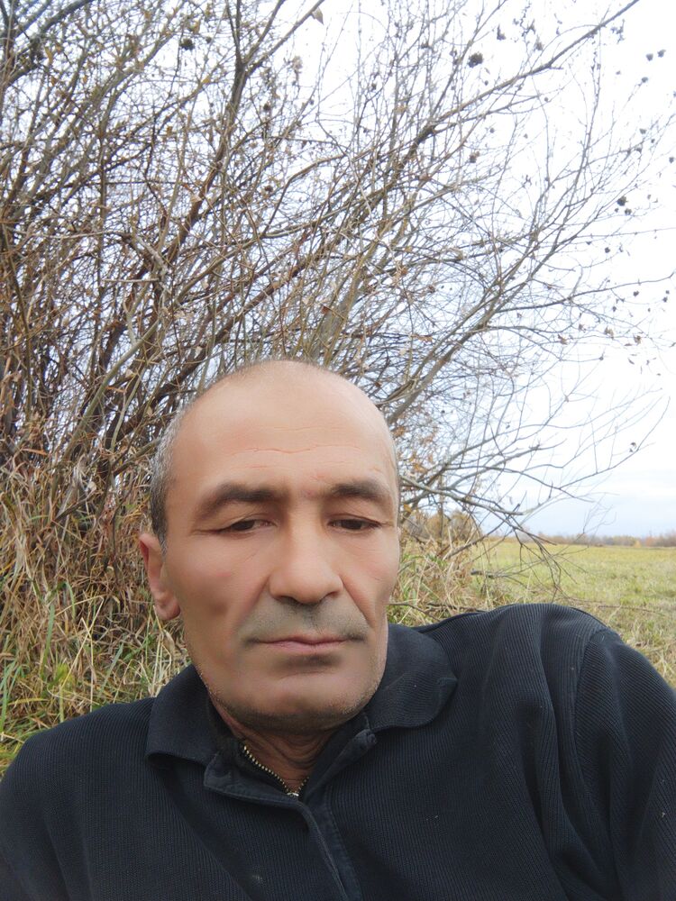  47154909  Bakhtiyr, 55 ,    