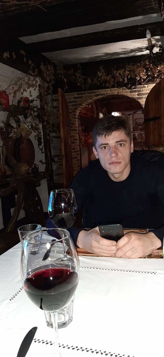  19480999  Nikolae, 36 ,    Soho