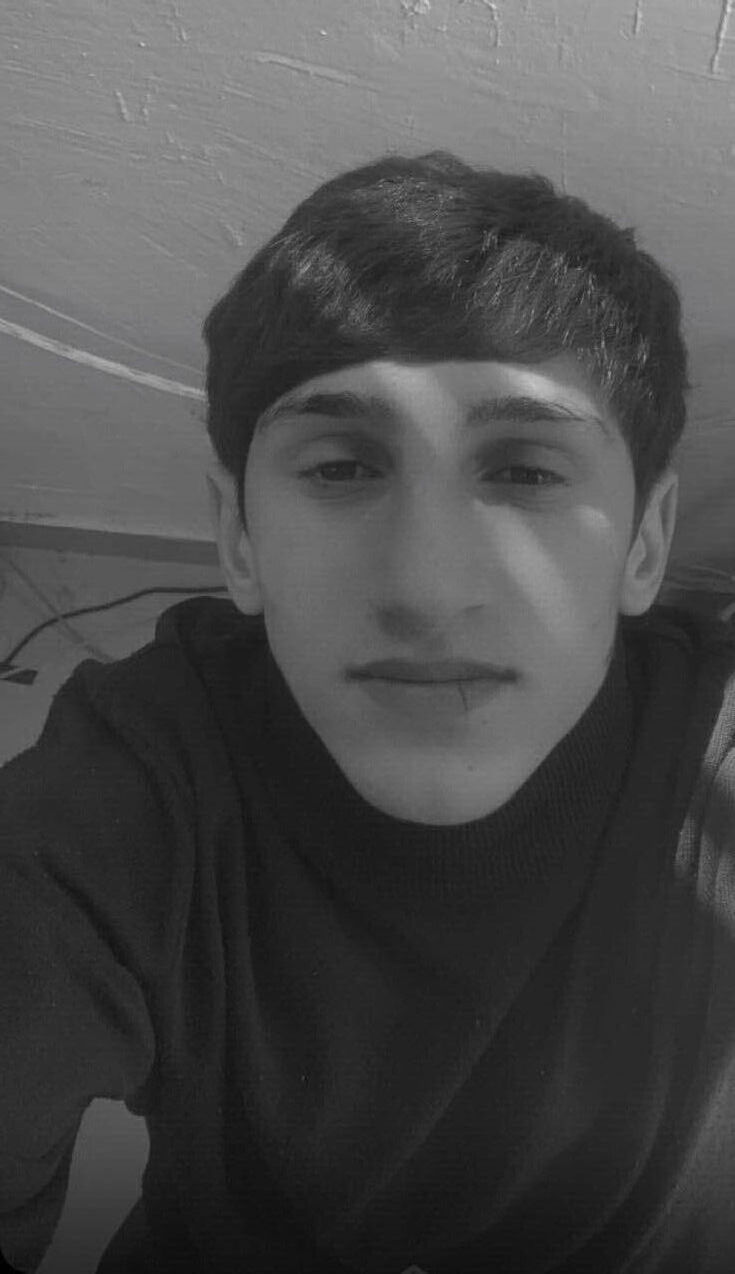  42023359  Harut, 19 ,    