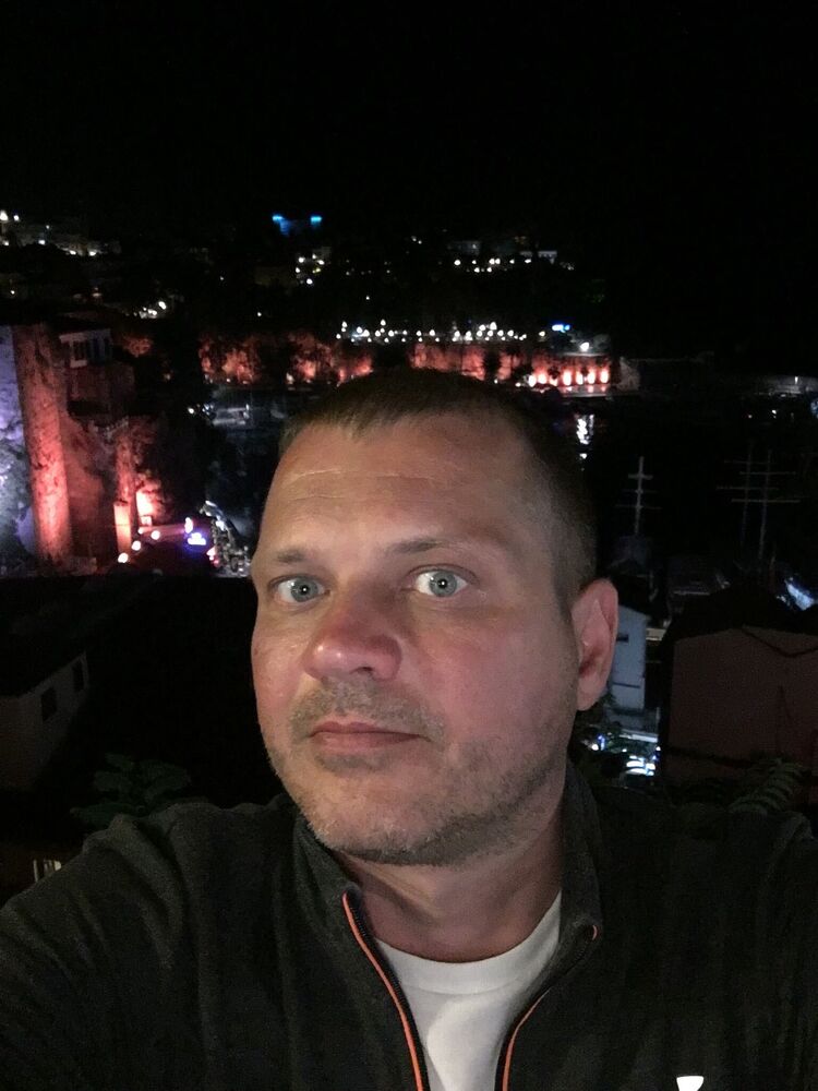 31318019  Denis, 35 ,    