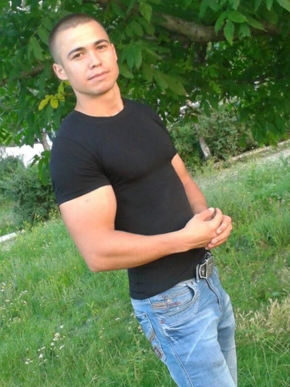  10376799  Vadim, 31 ,    
