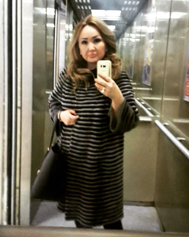  ,   Aina, 41 ,  