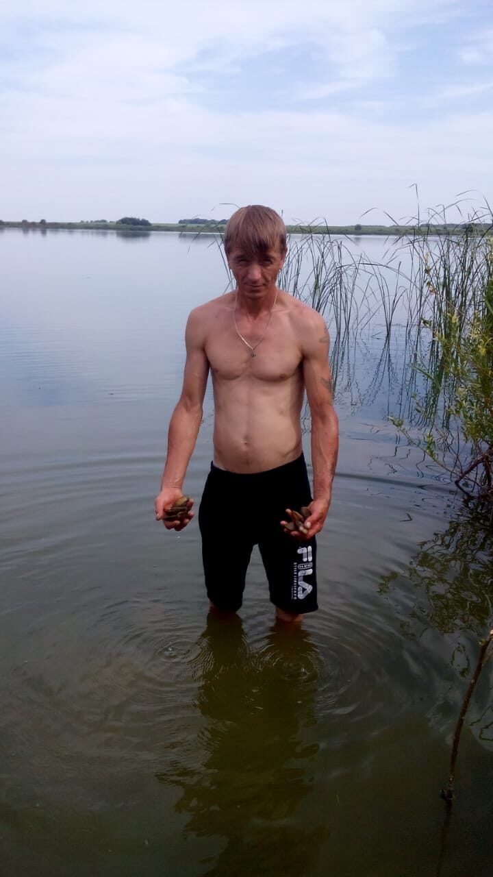  49213429  Sergey, 45 ,    