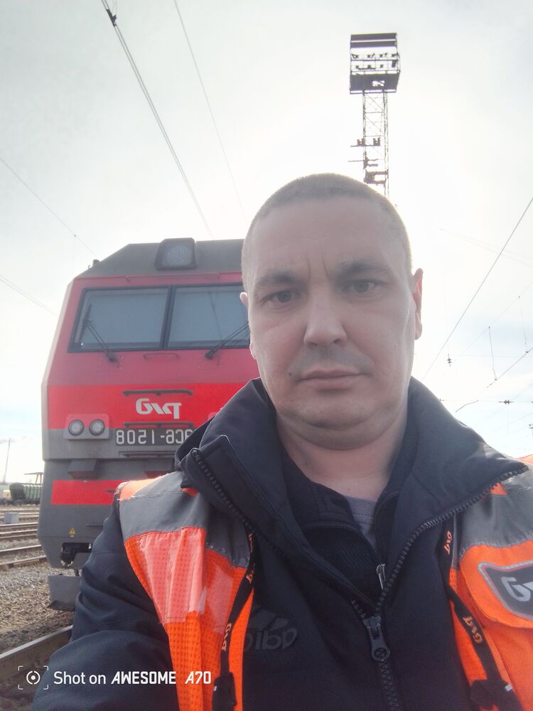  50406199  Viktor, 41 ,    