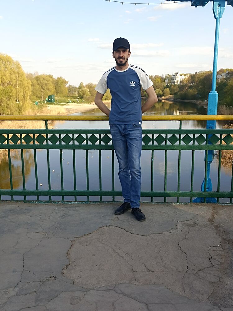  26752039  Karen, 27 ,    