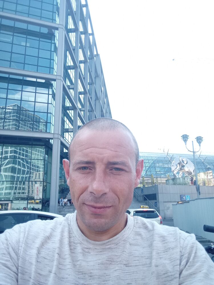  52751239  Anatolii, 40 ,    