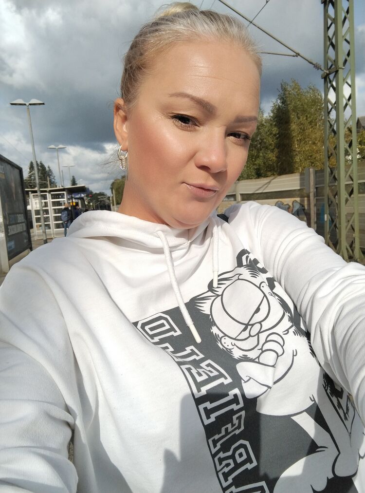 44972699  Tanja, 40 ,    