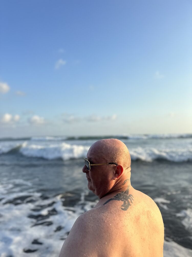  49567239  Vladyslav, 54 ,    Frankfurt Am Main