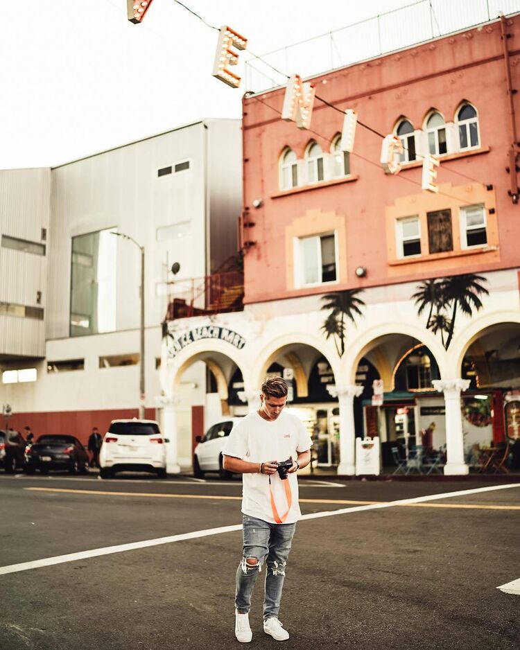  54457159   A Zelencov, 32 ,    