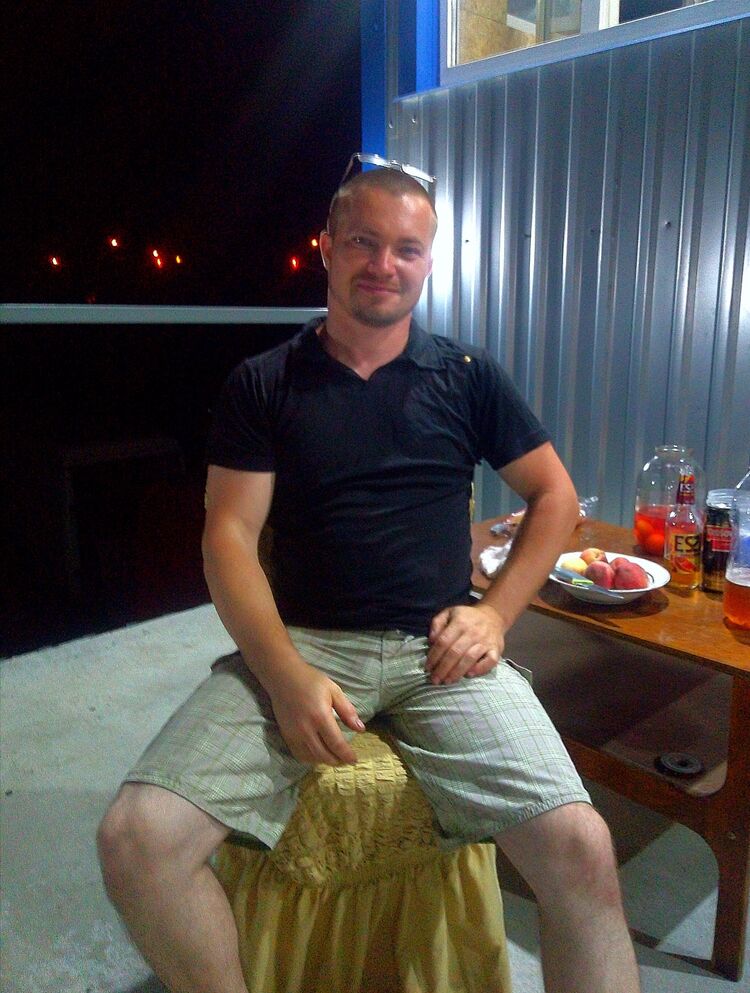  27218809  Pavel, 41 ,    