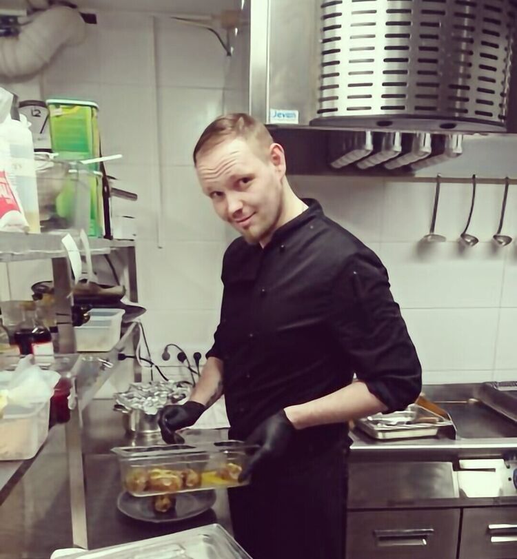  ,   Daniil, 32 ,   ,   , c 