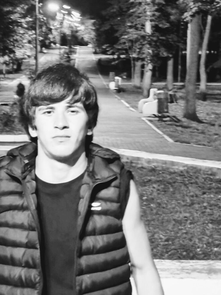  53407749  Rafael, 21 ,    