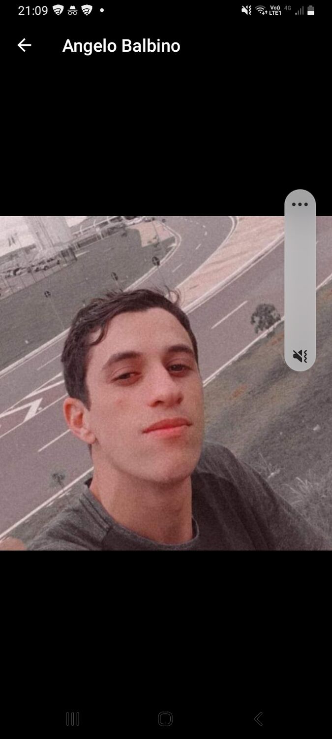  25566039  Ivan, 44 ,    