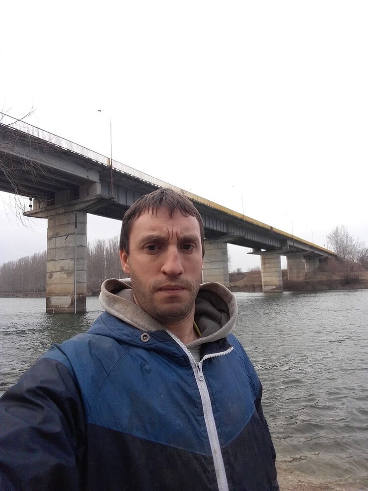  15278099  Gheorghe, 38 ,    